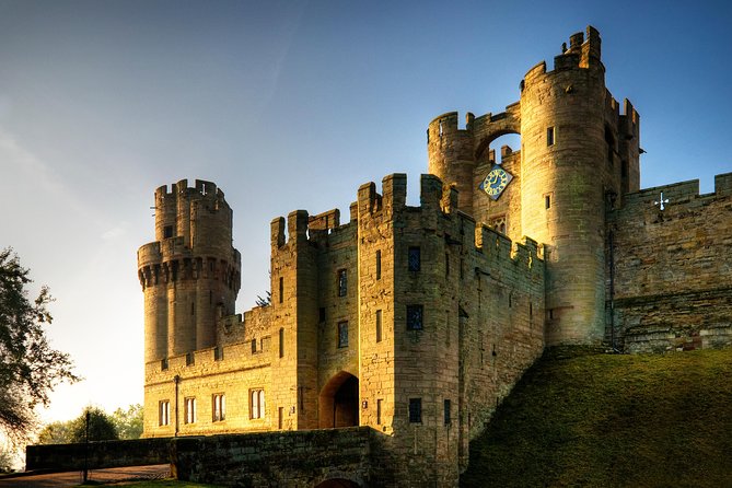 Oxford, Stratford, Cotswolds & Warwick Castle Tour from London - Warwick Castle: medieval walls with a modern show-business side