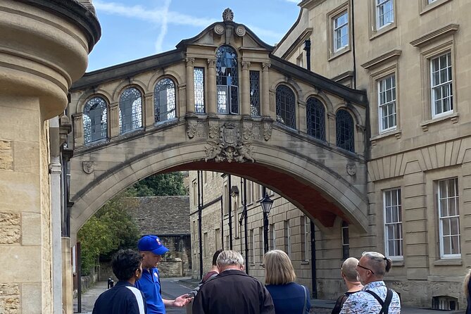 Oxford University Walking Tour by Alumni™ & Optional New College - The Divinity School and the Bodleian Library