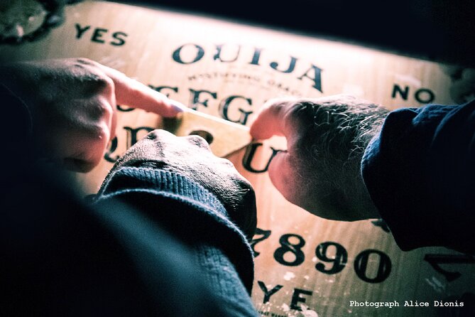 Paranormal ActivityTour in Old London - A traditional gin palace and the cost of drinks