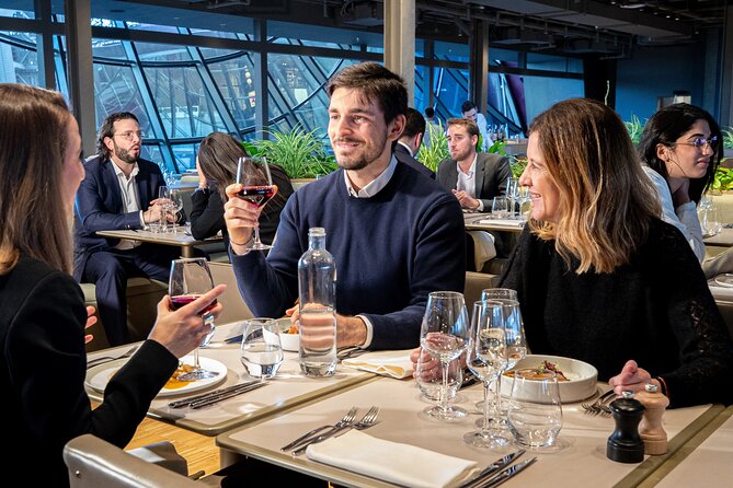 Paris by Rail - Sightseeing Bus and Eiffel Tower Champagne Lunch - Sacré-Cœur and Montmartre