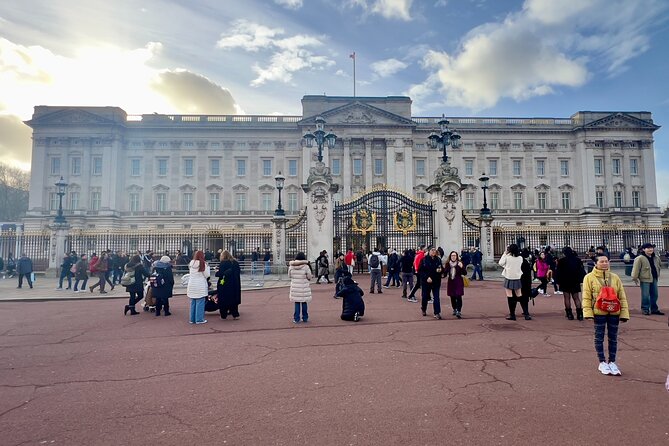 Private 3-Hour London Tour with Pickup – Explore Iconic Landmarks - Tower Bridge and the Thames views