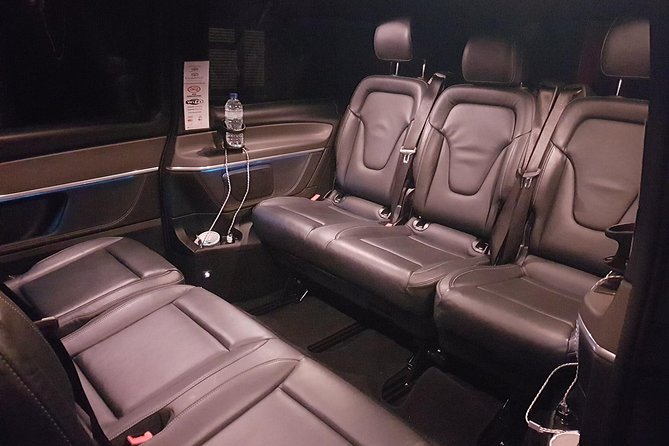 Private Arrival Transfer: Heathrow Airport to London with Stopover at Stonehenge - Meeting your chauffeur after landing