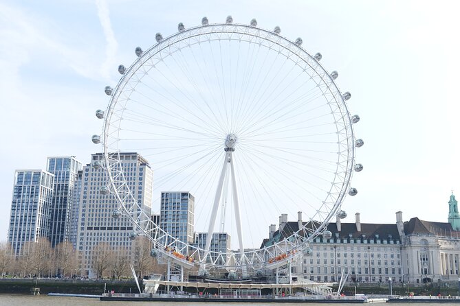 Private Bike or eBike Gold Classic Tour London - Trafalgar Square and Covent Garden