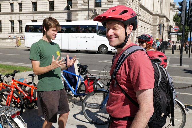 Private Bike or eBike Gold Classic Tour London - Guides who shape the experience