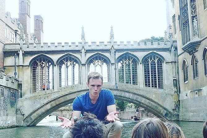 Private | Cambridge University Colleges Guided Punting Tour - The historic pub and the first bridge