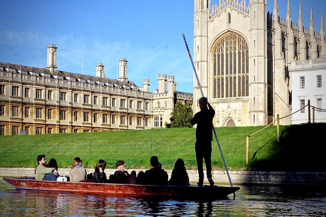 Private Chauffeur Punt Tour - Under the Bridge of Sighs and past St John’s