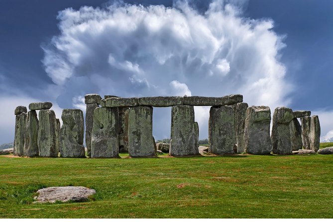 Private Chauffeured Minivan Tour of Stonehenge from London - Is $957.26 good value?