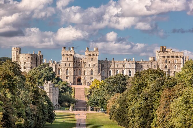 Private Chauffeured Tour to Windsor Castle from London - Comfort, communication, and group fit