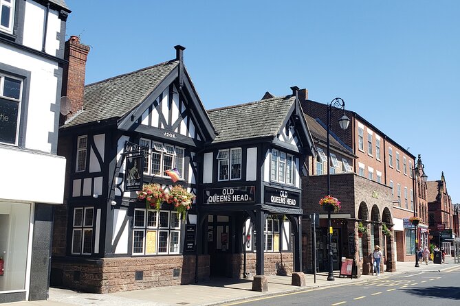 Private Chester Self-Guided Tour - Eastgate Clock and the old city entrance