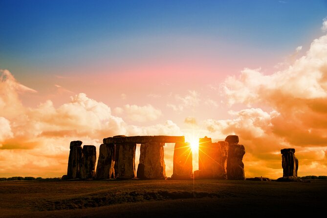 Private Day Tour from Bath to Avebury and Stonehenge with Pickup - Silbury Hill and an unanswered question