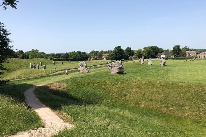 Private Day Tour from Bath to Avebury and Stonehenge with Pickup - What the private format is worth