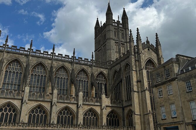 Private Day Tour to Stonehenge, Bath and The Cotswolds - The guides shape the day