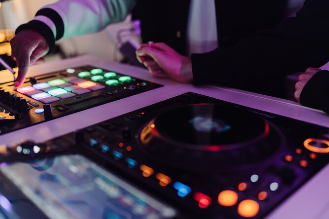 Private DJ Class - Phrasing and the timing of a good transition