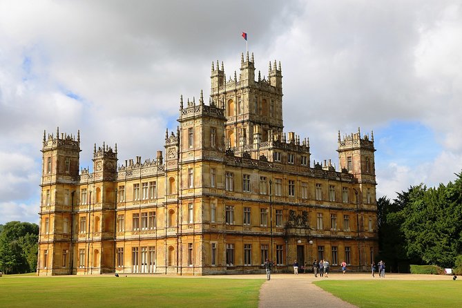 Private Downton Abbey Tour, including Bampton, Cogges Farm, and Highclere - Key points before you book