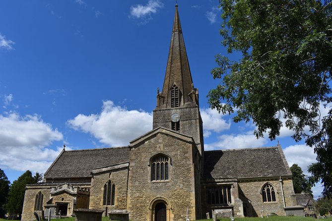 Private Downton Abbey Tour, including Bampton, Cogges Farm, and Highclere - Who should pay for this experience