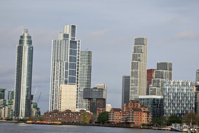 Private E-Bike Cycling Tour Destination London - Embassy Gardens and the Glass Pool