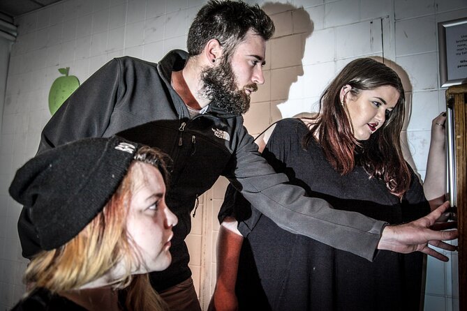Private Escape Room with a Zombie in London - The first hour: clues, riddles, and a moving threat