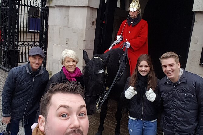 Private Full-Day London Tour by Foot & Public Transport - Buckingham Palace and the royal quarter
