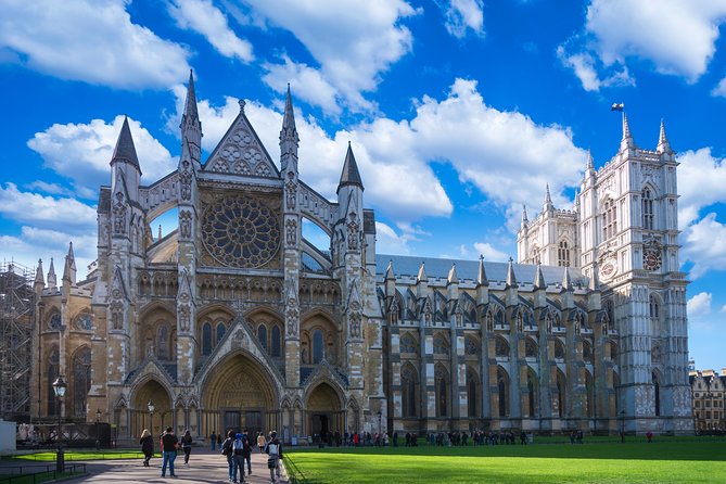 Private Guided London Highlights Walking Tour - Downing Street and Whitehall reveal the political past
