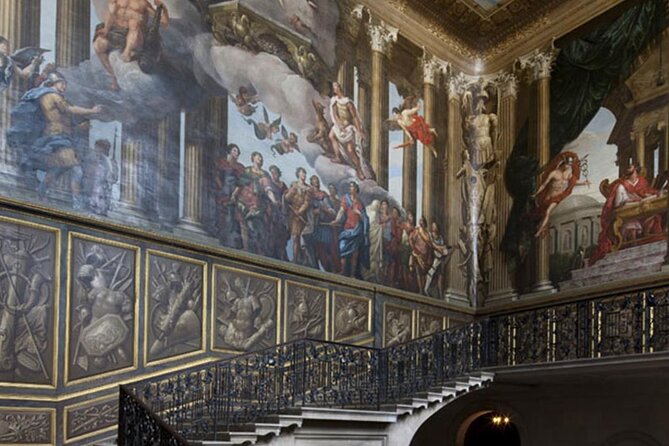 Private Guided Tour of Hampton Court Palace - Seeing Henry VIII’s Tudor palace