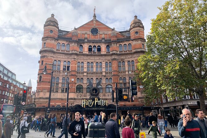Private Guided Tour of Harry Potter Locations - English/ Italian - Angel and the home of Sirius Black