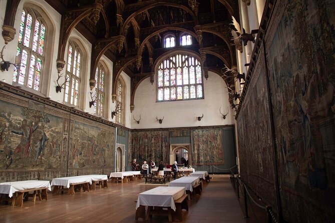 Private Half-Day Tour of Hampton Court - Leaving London in a private Mercedes