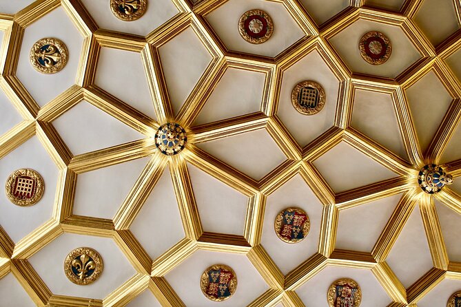 Private Half-Day Tour of Hampton Court - A guide who brings more than palace facts