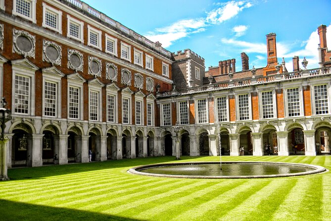 Private Half-Day Tour of Hampton Court - Arriving at Hampton Court Palace