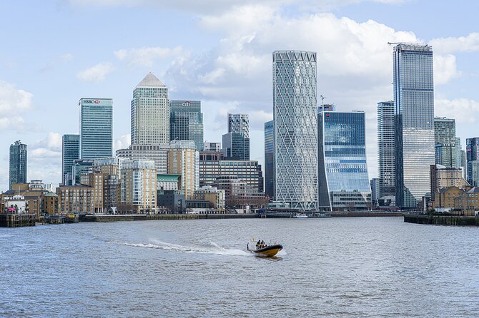 PRIVATE HIRE SPEEDBOAT 'THAMES BARRIER EXPERIENCE - 70 minutes from Embankment - Embankment Pier sets the scene