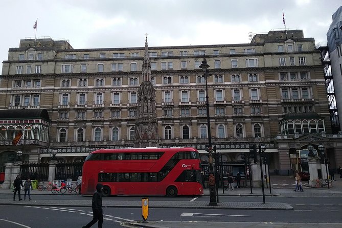 Private James Bond Fictional and Film Spy Tour of London - The Mall, Buckingham Palace, and the Queen’s Bond appearance