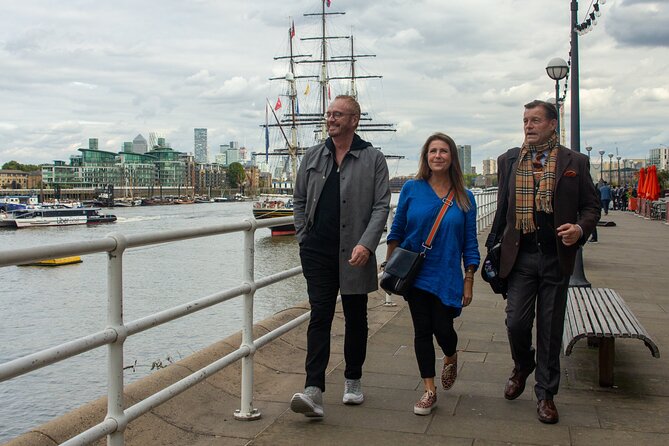 Private London Day Tour with a Local: Custom Highlights & Gems - Borough Market and the practical pleasure of eating well