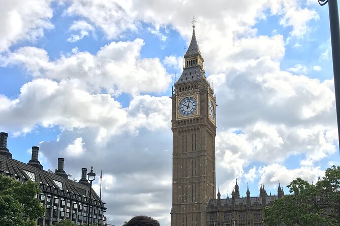 Private London Highlights Tour with Experienced Guide in Taxi - Shakespeare’s Globe and the riverfront