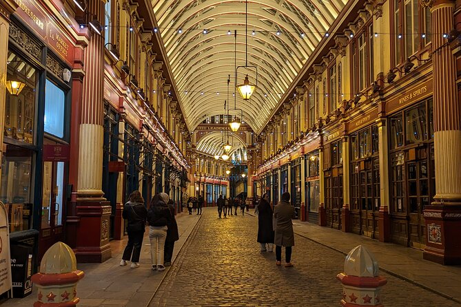 Private London Tour by Night including Pick up from Hotel - Buckingham Palace and the timing problem