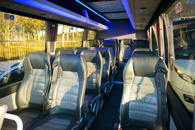 Private Minibus Transfer: Luton Airport to Central London - What happens if your flight is late