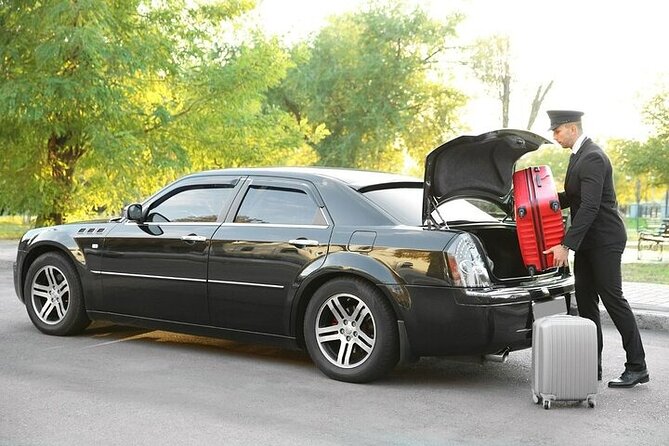 Private Oneway Airport Transfer London to London Heathrow Airport - Arriving at Heathrow without the station shuffle