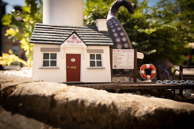 Private Self-Guided Dinky Door Hunt in Cambridge - Riverside and the Cambridge Museum of Technology