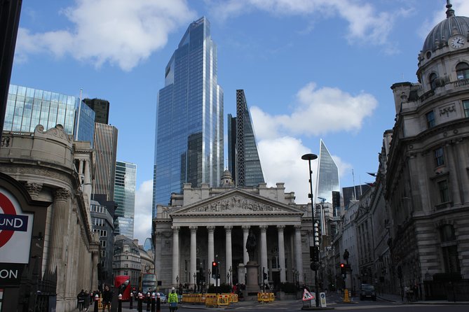 Private Sightseeing Walking Tour of The City Of London - A three-hour walk from The Monument to St. Paul’s