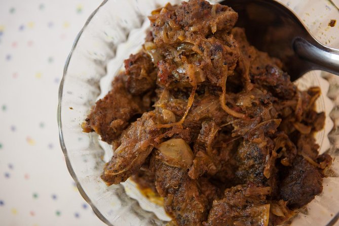 Private South Indian Home Cooking Class in London with a Local - Hot dosas and a practical serving detail