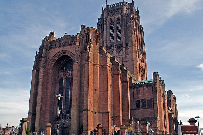 Private Tour in Liverpool – History, Football, Views & Local Beer - Dale Street brings Liverpool’s pub culture into the story