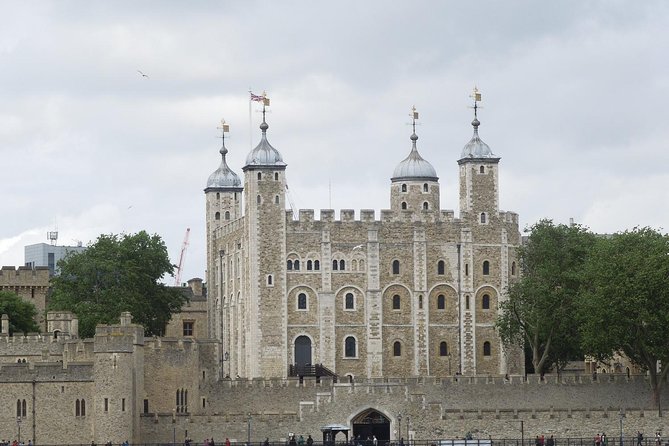 Private Tour London Highlights, entries Westminster Abbey, The Tower of London - St. Paul’s Cathedral is an outside stop with a lunch option