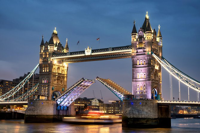 Private Tour London Highlights, entries Westminster Abbey, The Tower of London - The Tower of London brings the day to its strongest finish