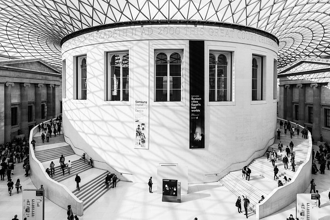 Private Tour, The British Museum, popular with Families & Small Groups - Meeting your guide at the main gates