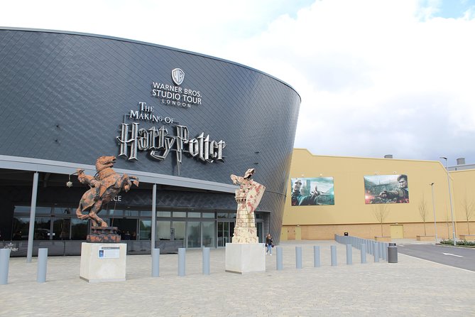 Private Transfer: Central London to Harry Potter Warner Bros Studio in Leavesden - Why a private transfer helps on a studio day