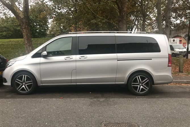 Private Transfers London Heathrow to Southampton Cruise Terminal via Stonehenge - Comfort, Wi-Fi, and luggage help