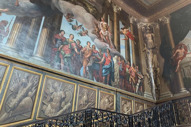 Private Vehicle To Hampton Court Palace From London With Admission Tickets - Tudor kitchens, royal rooms, and the Great Hall