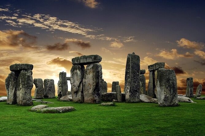 Private Windsor Castle and Stonehenge Day Tour - What the private guide adds
