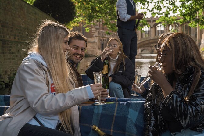 Punting Tour in Cambridge - Timing, weather, and the shared-boat setup