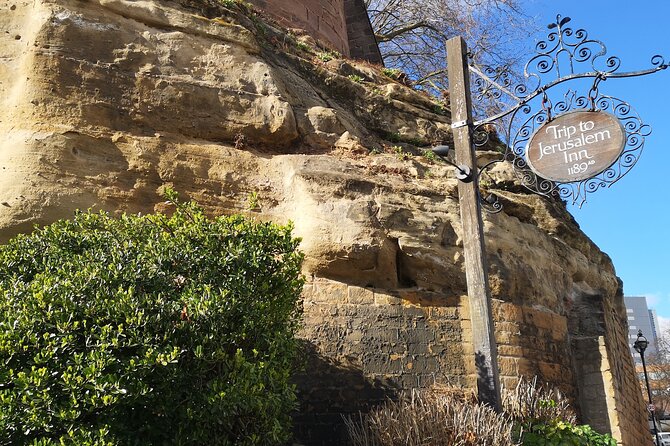 Robin Hood’s Nottingham: Interactive Game & Walking Tour - Historic pubs and the route toward Nottingham Castle