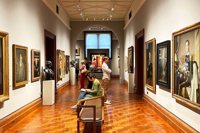Rogues and Rebels Private Tour in National Portrait Gallery - Inside the gallery: portraits as evidence