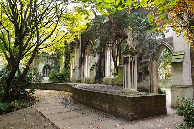 Roman Ruins to Blitz Bombings: A Walking Tour of London's Fiery History - What Tom adds to the walk